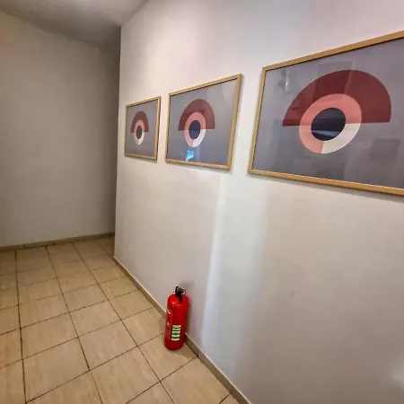 아파트 Welcoming In Center